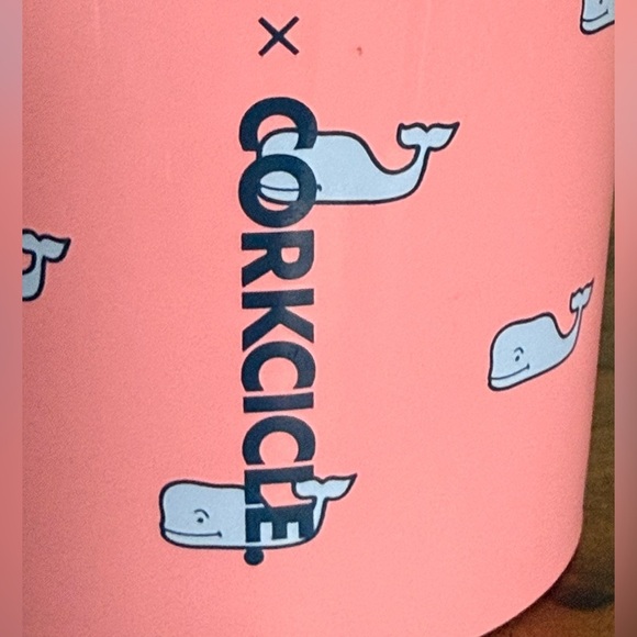 Vineyard Vines Whale Repeat 25 oz Canteen Designed by Corksicle EUC & Adorbs! 🐳 - Picture 3 of 7